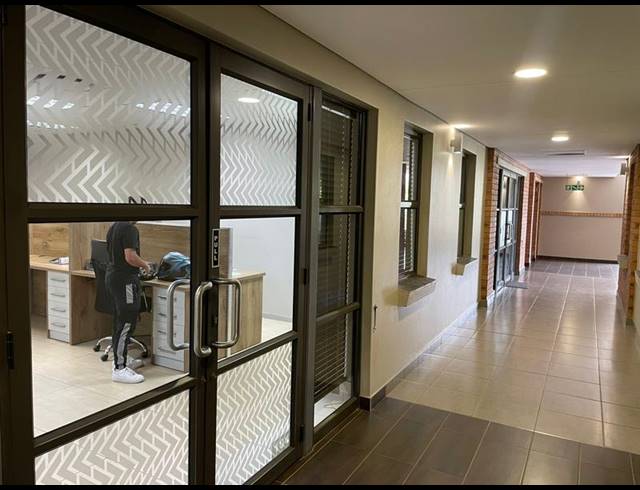 BUSINESS PROPERTY TO RENT IN MIDSTREAM ESTATE